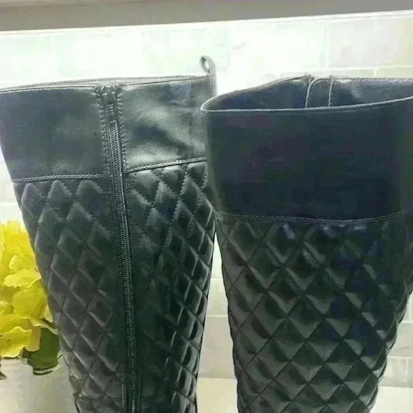 Bass Quincy Size 7.5” Women’s Black Quilted16”tall, Excellent Condition - Picture 4 of 11